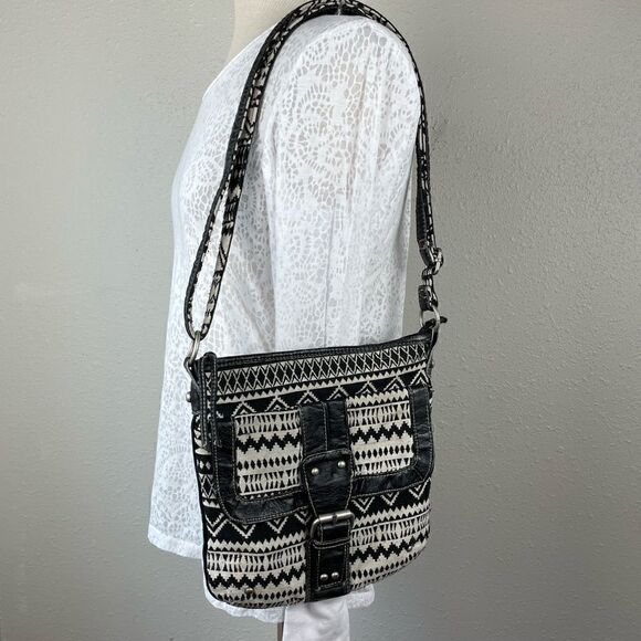 Maurices Handbags - Maurices Shoulder Bag EUC  